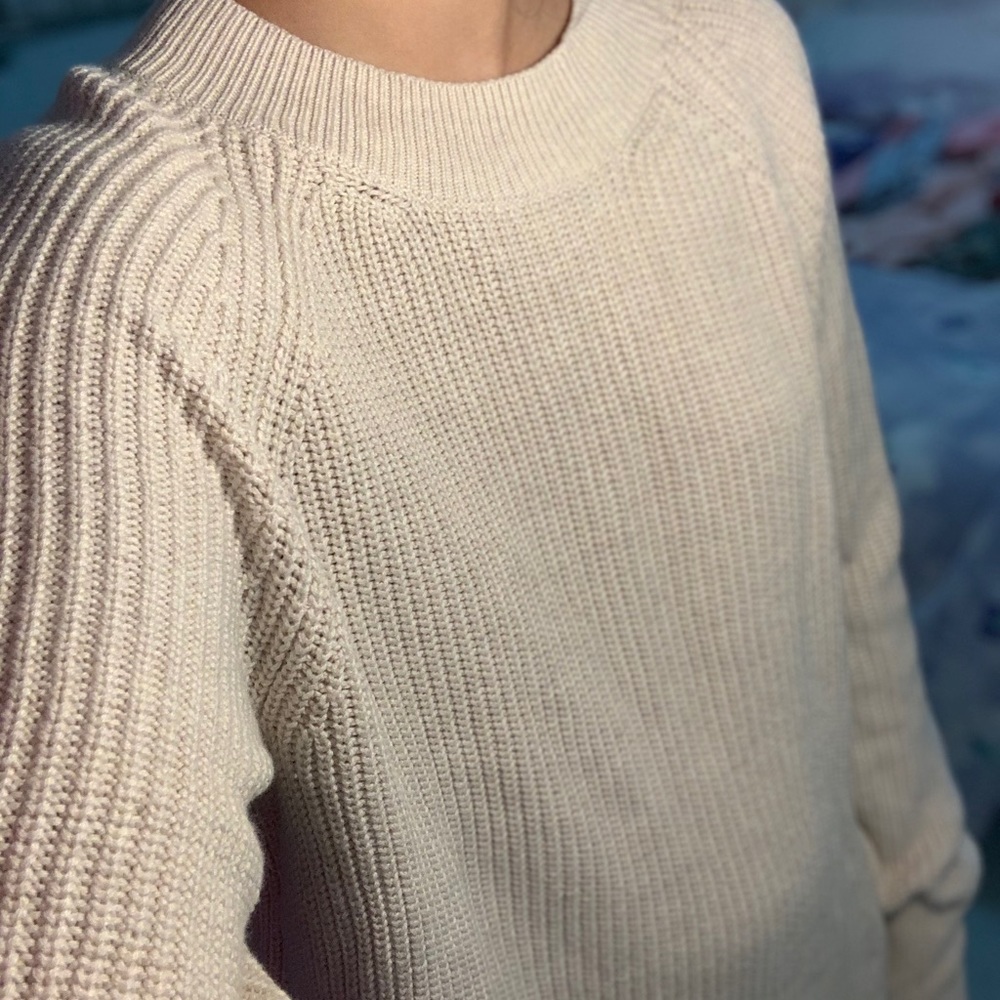 Banana republic cream knit sweater